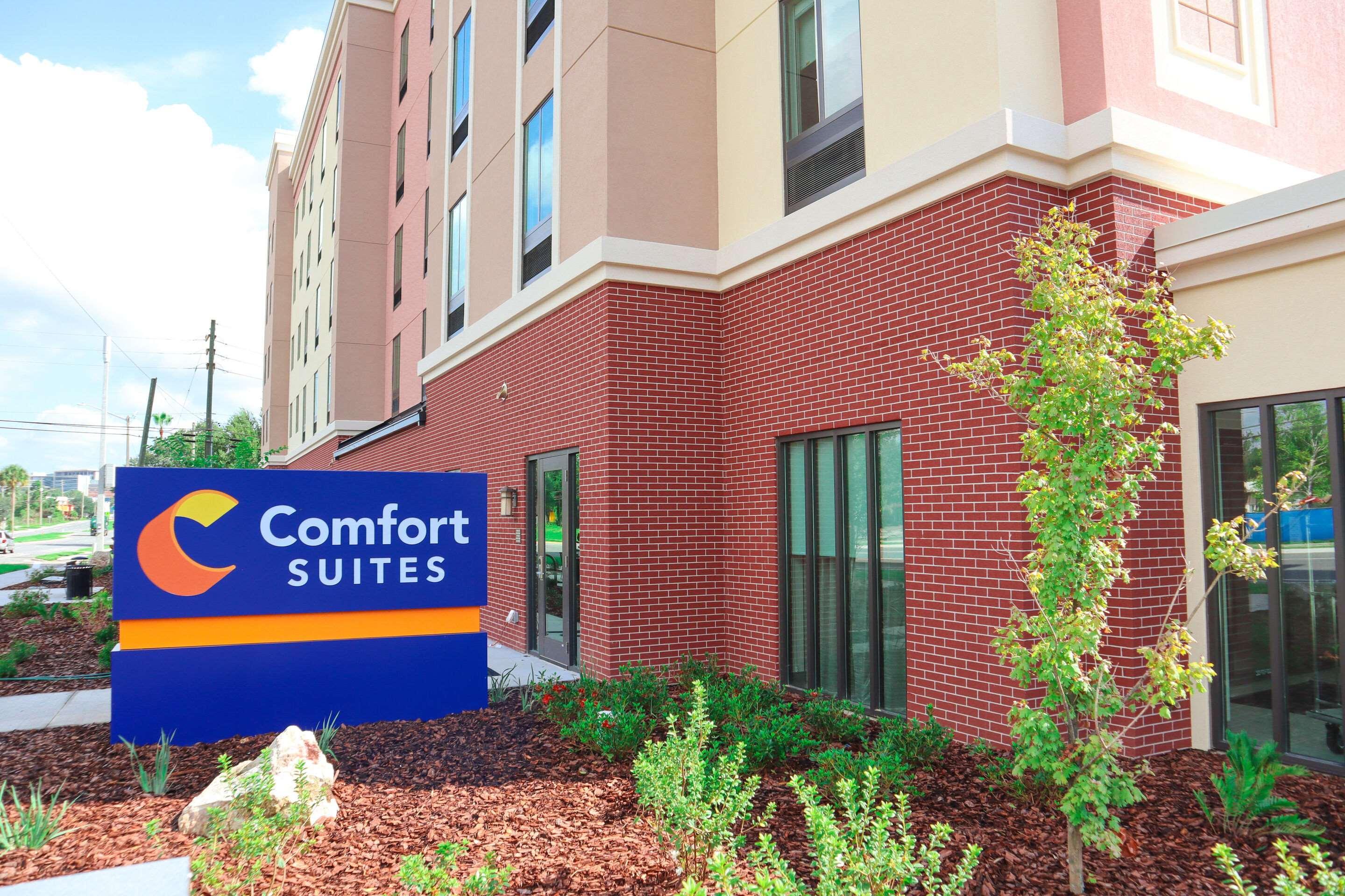 Comfort Suites Gainesville Near University Exterior photo